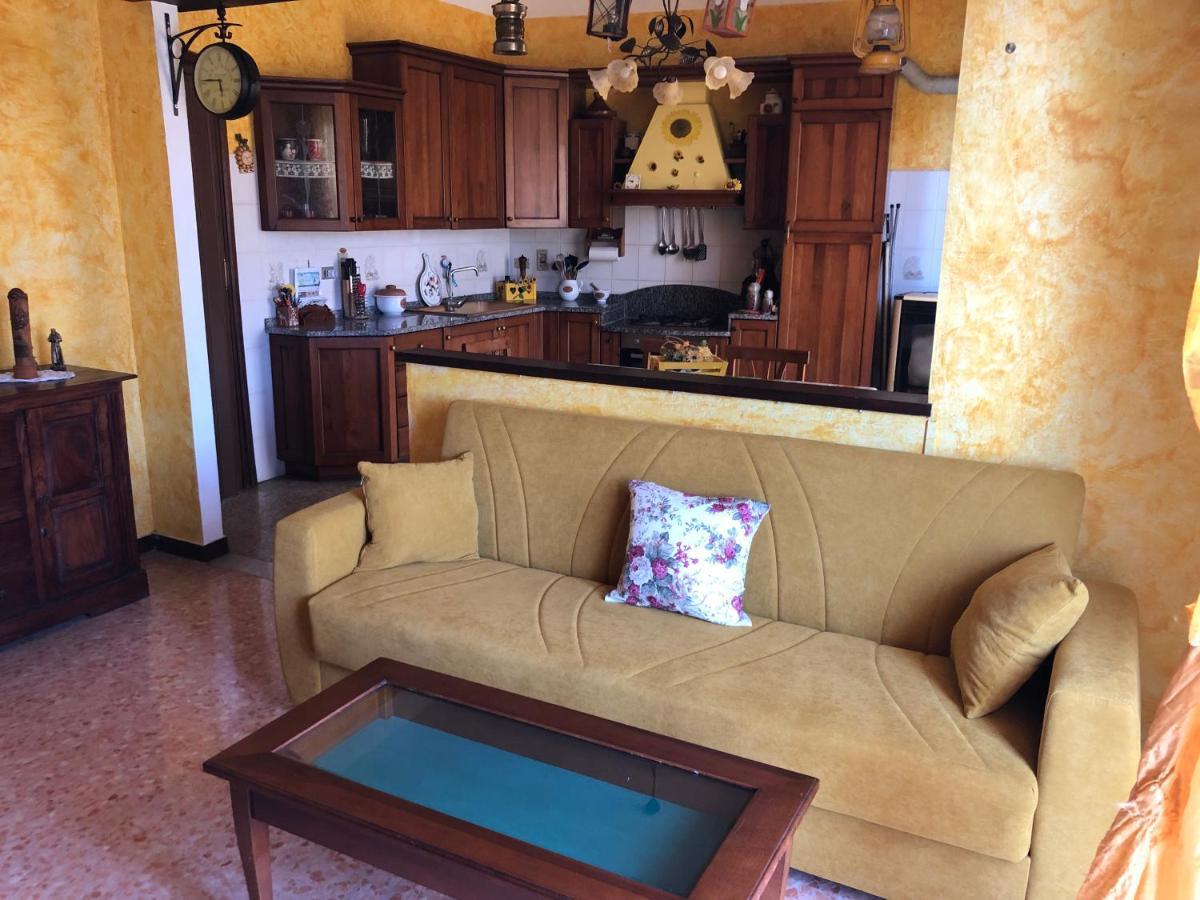 インペリアLa Casa Di Marcoアパートメント エクステリア 写真